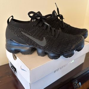 Nike Vapormax Flyknit 3 - size 7.5 - Black